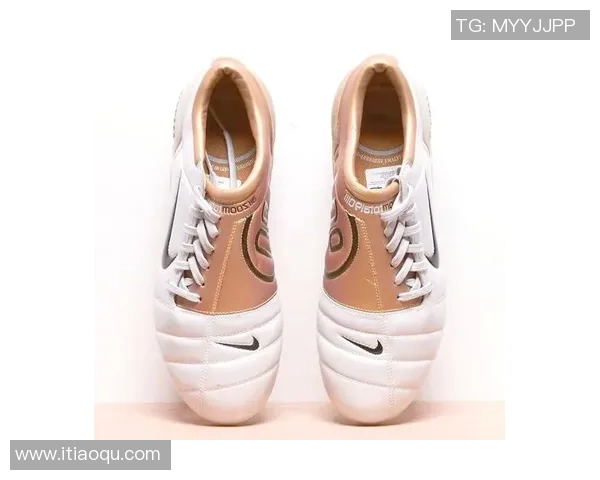 耐克足球鞋球星推荐盘点最适合你的明星款鞋型